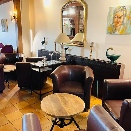 Отель Hostellerie Sainte-Cecile 3*