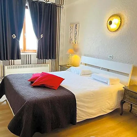 Hostellerie Sainte-Cecile 3* سانت سيسيل