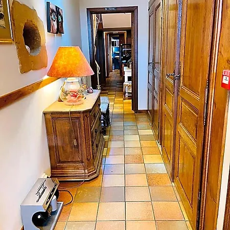 Hostellerie Sainte-Cecile 3*