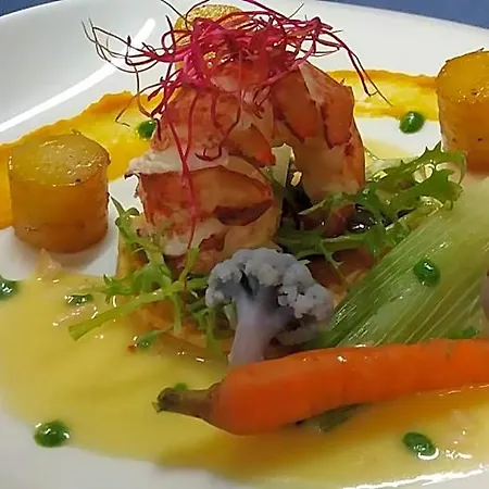 Hostellerie Sainte-Cecile 3* سانت سيسيل