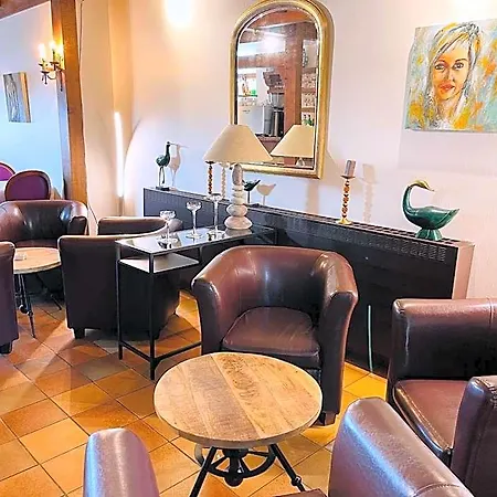 Hostellerie Sainte-Cecile فندق