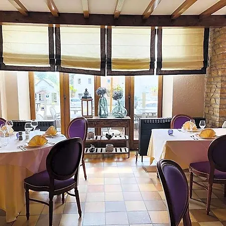 فندق Hostellerie Sainte-Cecile 3*