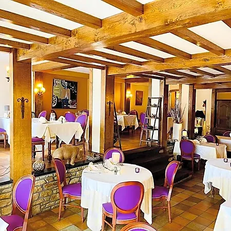 Hostellerie Sainte-Cecile 3* سانت سيسيل