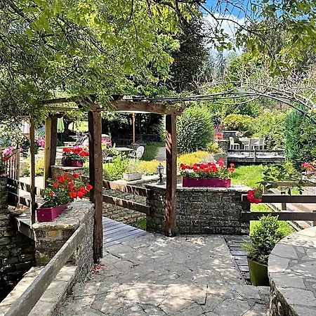 Hostellerie Sainte-Cecile فندق 3*