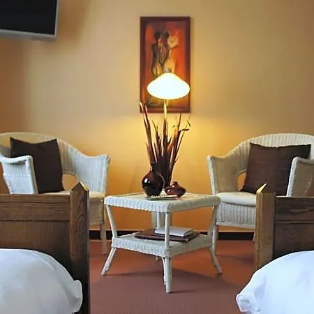 Hostellerie Sainte-Cecile 3* سانت سيسيل
