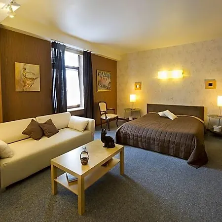 فندق Hostellerie Sainte-Cecile سانت سيسيل