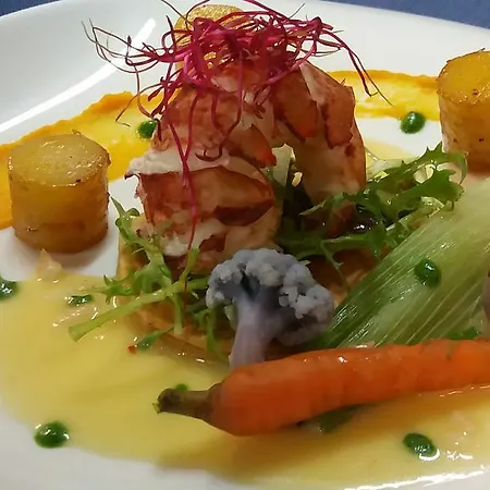 Sainte-cécile, The Originals Relais Hotel 3*