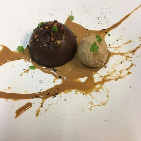 Hostellerie Sainte-Cecile فندق