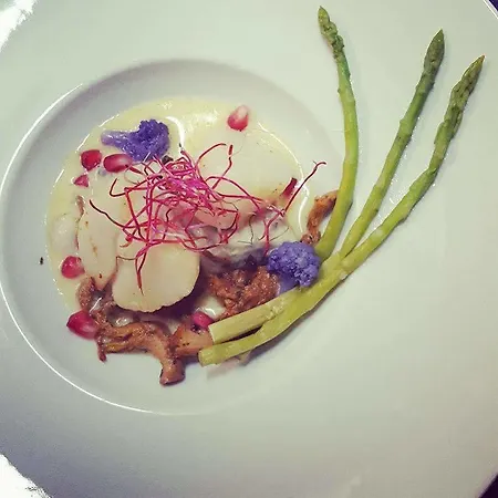 Sainte-cécile, The Originals Relais Hotel 3*