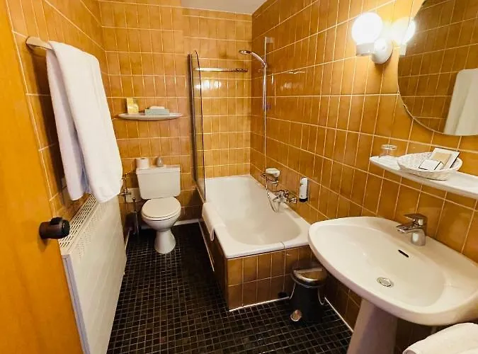 호텔 Hostellerie Sainte-Cecile 상테세실