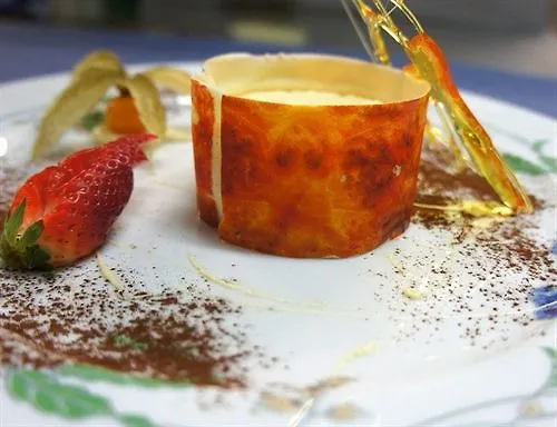 호텔 Hostellerie Sainte-Cecile 3*